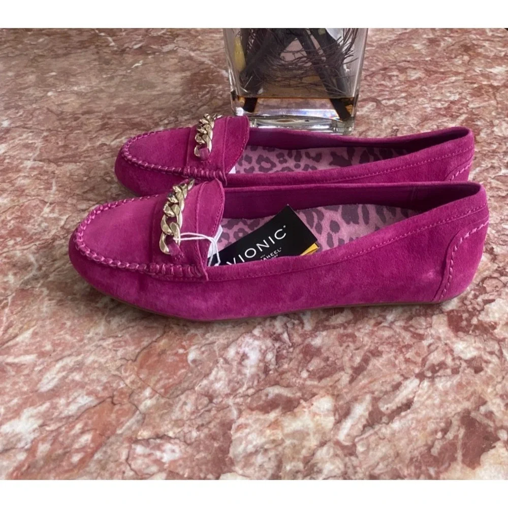 New Vionic Mesa Women's Magenta Berry Suede‎ Gold Chain Loafers Size 11,  $130